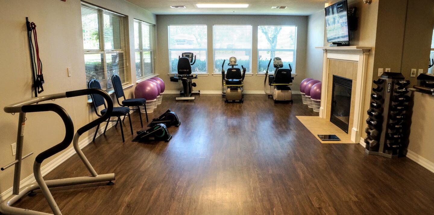 bridgewood gym with machines